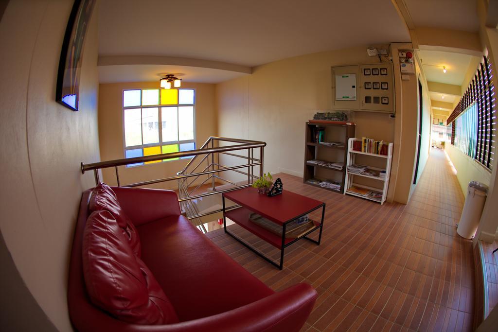 Baan Sanpoom Hotel Phitsanulok Buitenkant foto