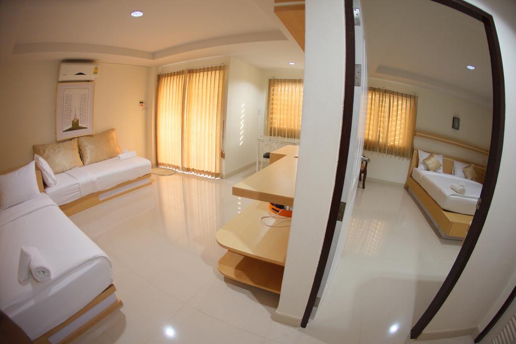 Baan Sanpoom Hotel Phitsanulok Buitenkant foto